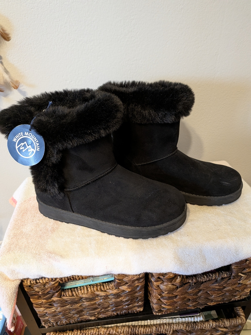 White Mountain Women's Black Faux-Fur Ankle Boots